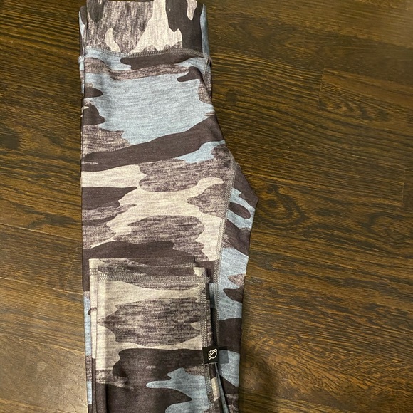 3 pairs of Terez leggings - Picture 2 of 4